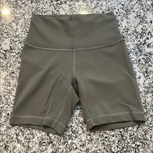 Lululemon 6-inch Wunder Train High-Waisted Shorts - 4